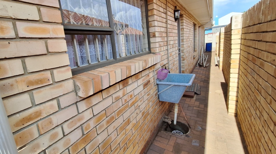 3 Bedroom Property for Sale in Potchefstroom South North West